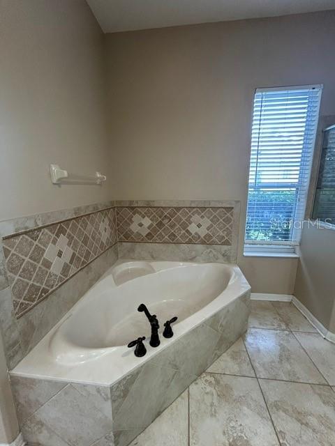 BUCKINGHAM ESTS - Residential Lease