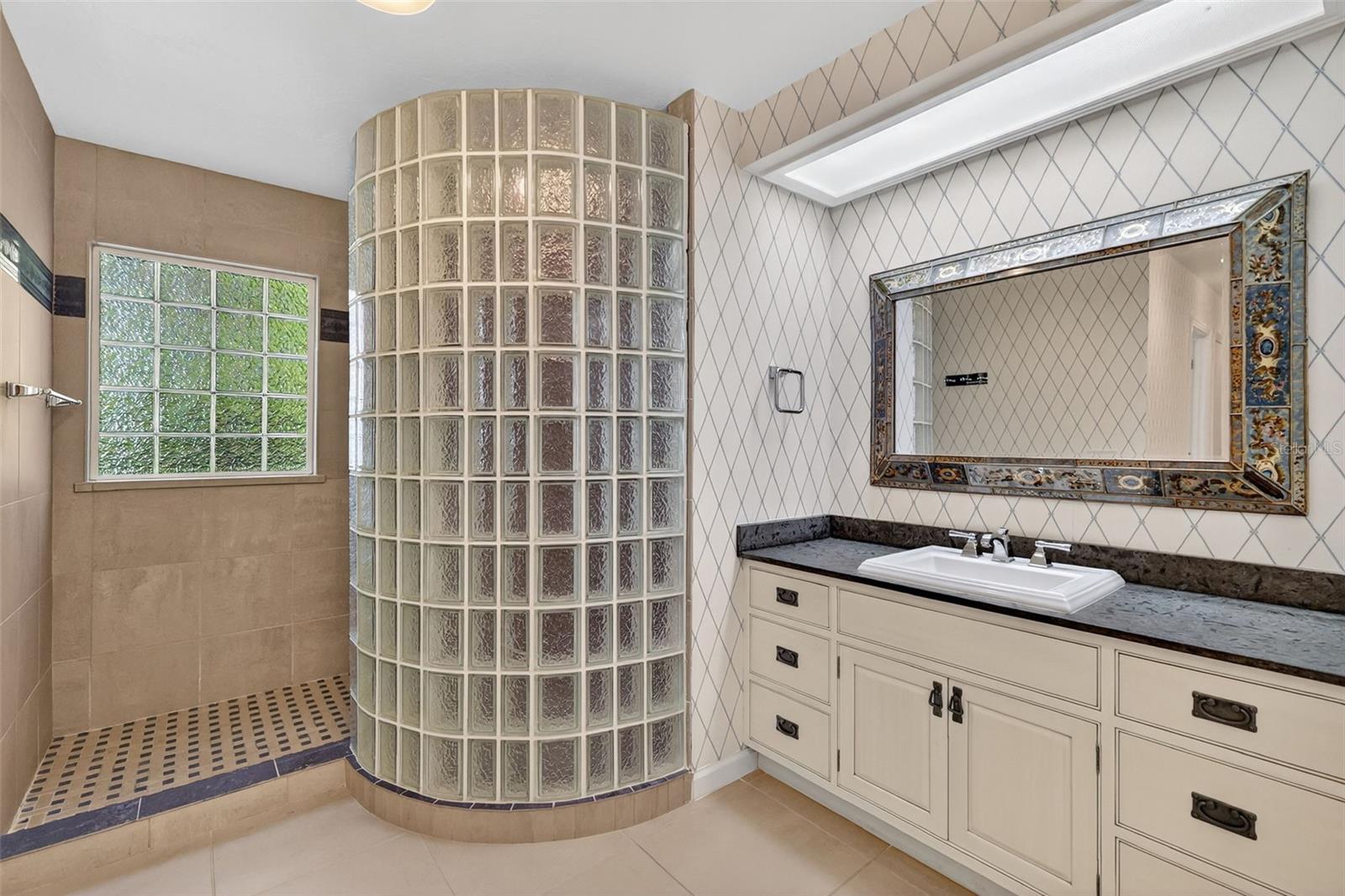 SILVER LAKE ESTATES SUB - Residential