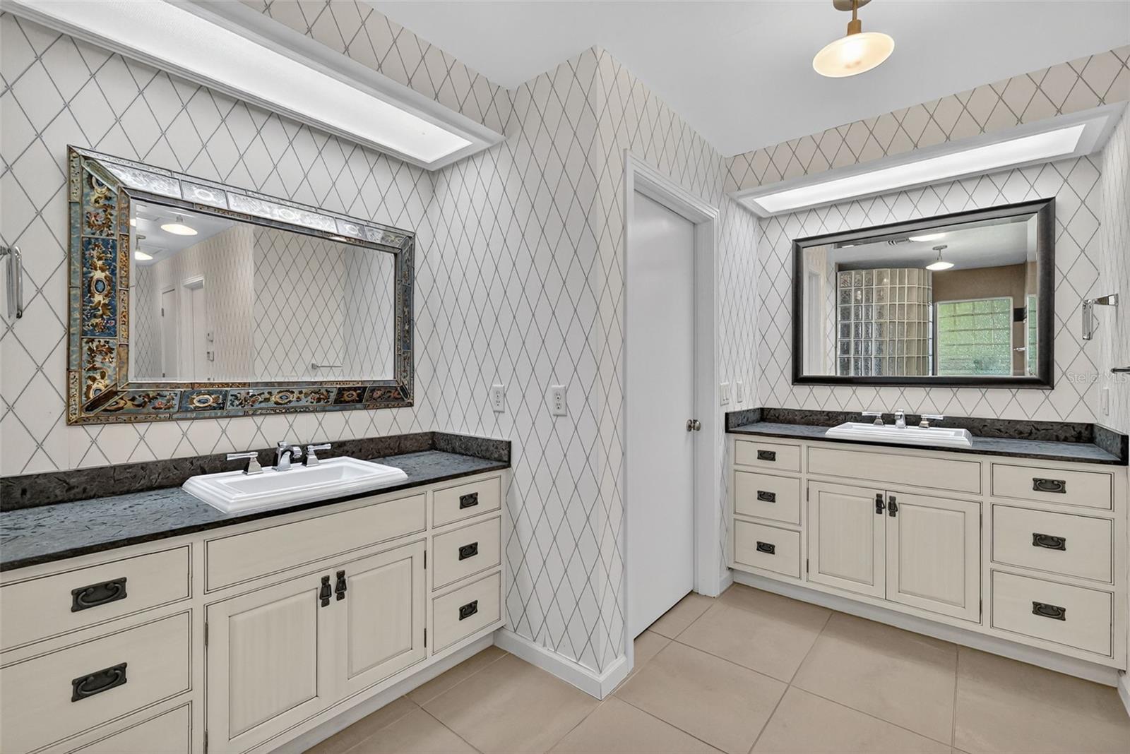 SILVER LAKE ESTATES SUB - Residential