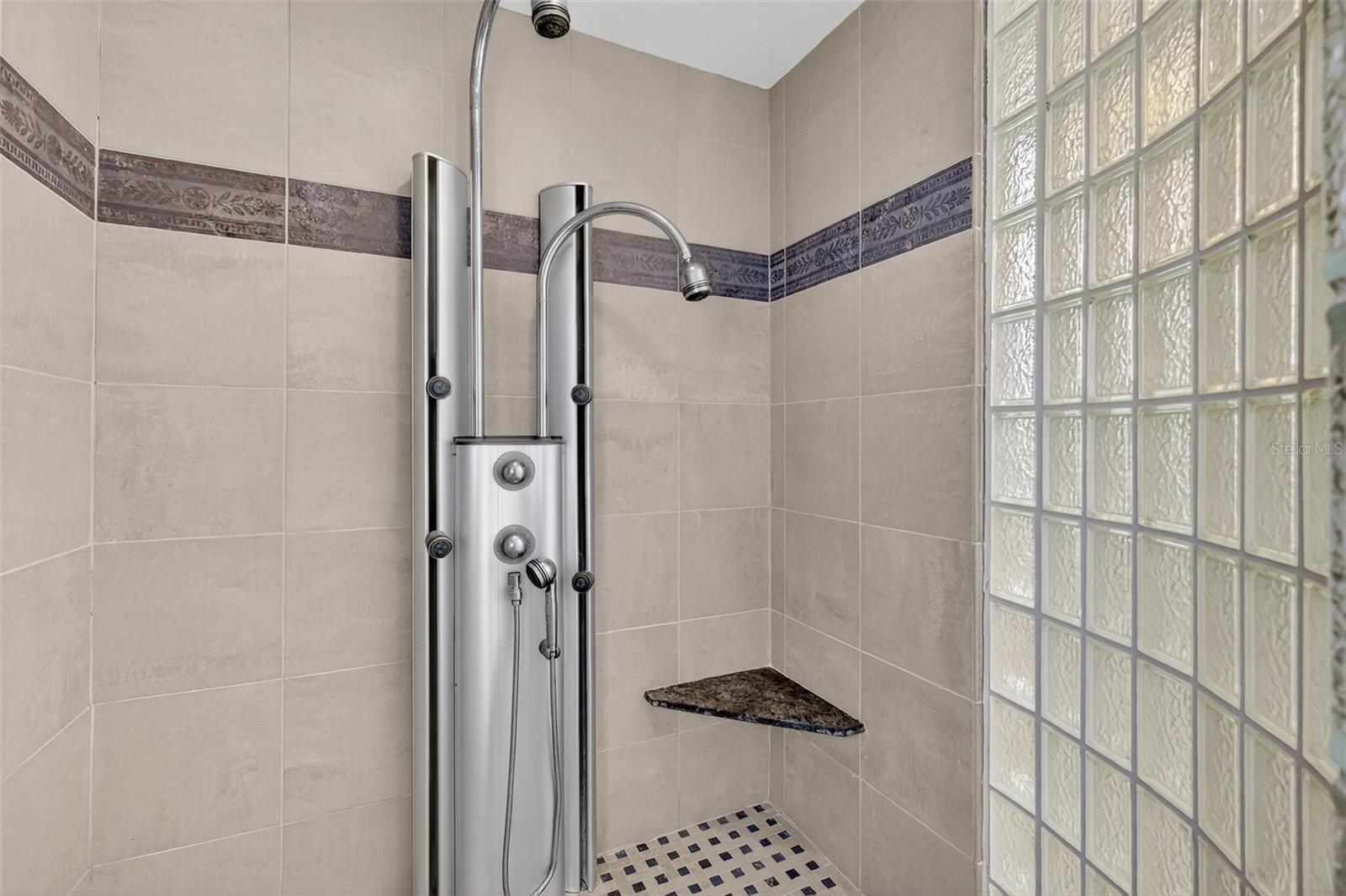 SILVER LAKE ESTATES SUB - Residential