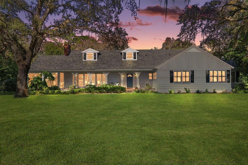 Photo of 9345 Silver Lake Drive, Leesburg, FL 34788 (MLS # G5104943)