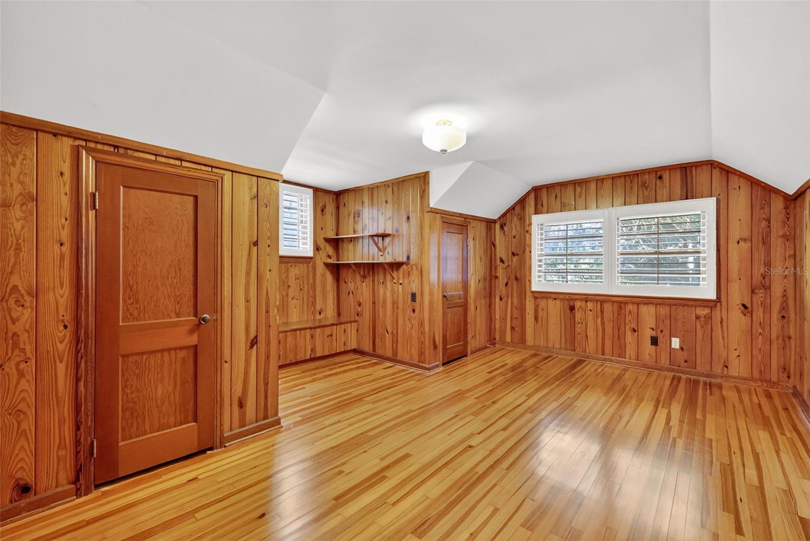 SILVER LAKE ESTATES SUB - Residential