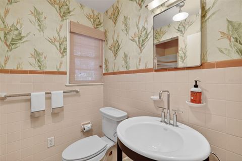 Tiny photo for 9345 Silver Lake Drive, Leesburg, FL 34788 (MLS # G5104943)