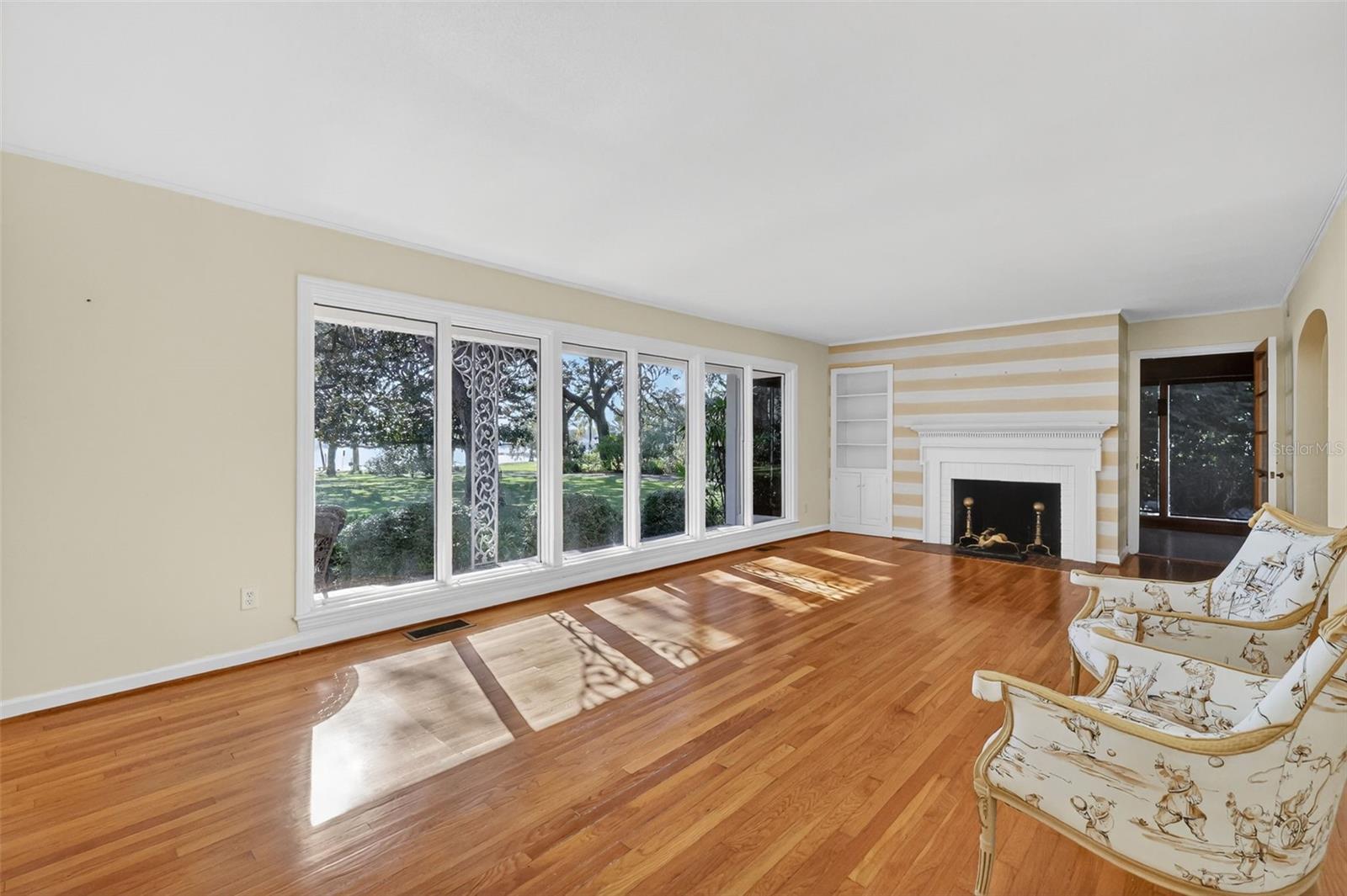 SILVER LAKE ESTATES SUB - Residential