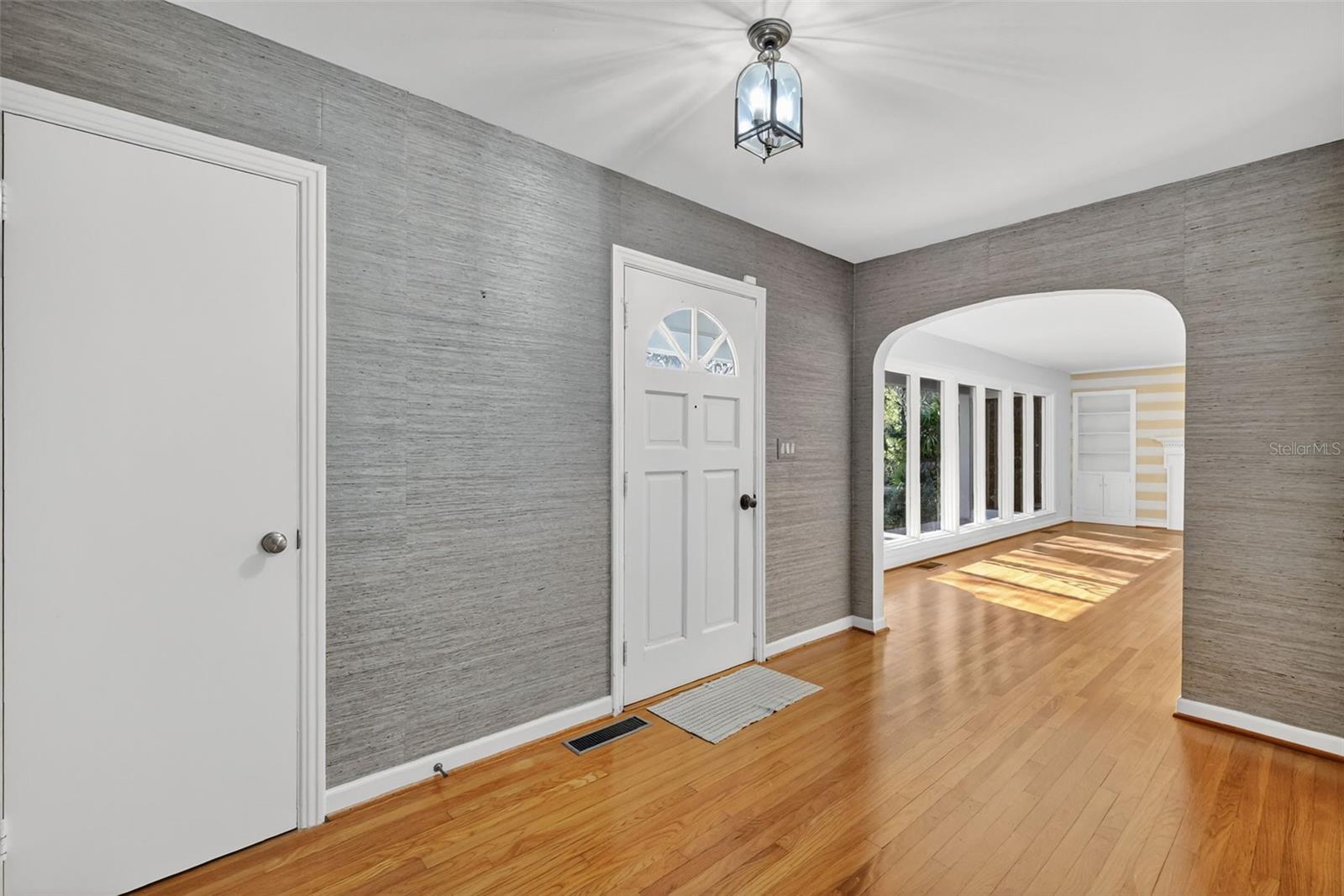 SILVER LAKE ESTATES SUB - Residential