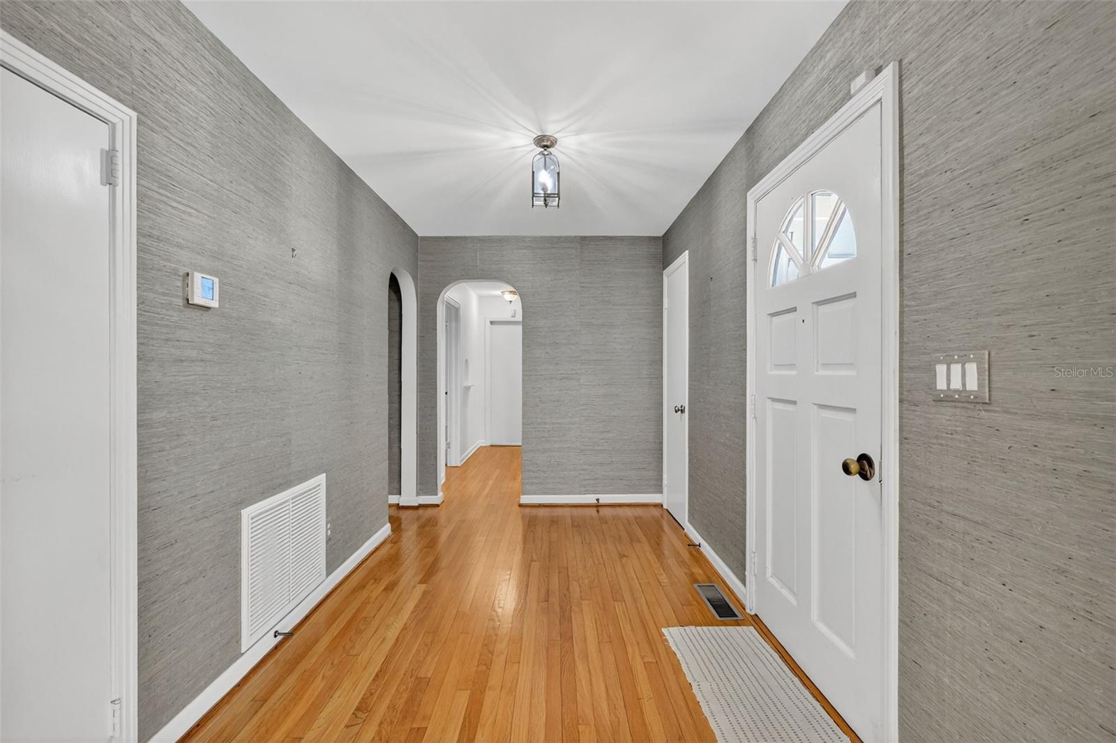 SILVER LAKE ESTATES SUB - Residential