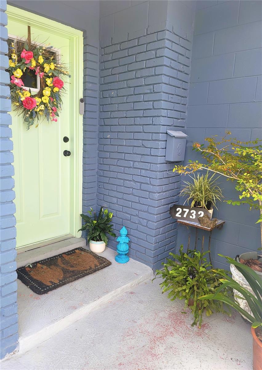 Photo of 2732 Walnut Street, Orlando, FL 32806 (MLS # O6418546)