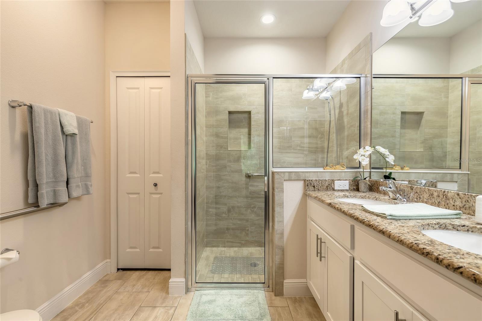 HUNTINGTON VILLAS PH 1B - Residential