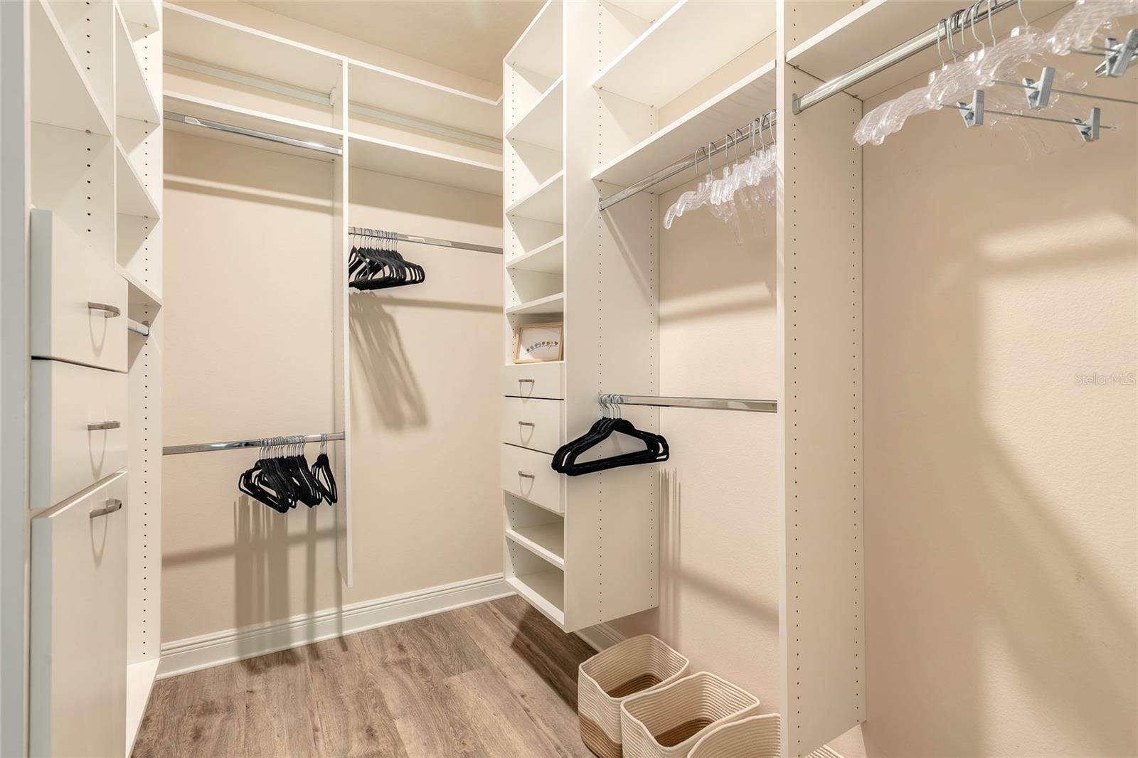 HUNTINGTON VILLAS PH 1B - Residential