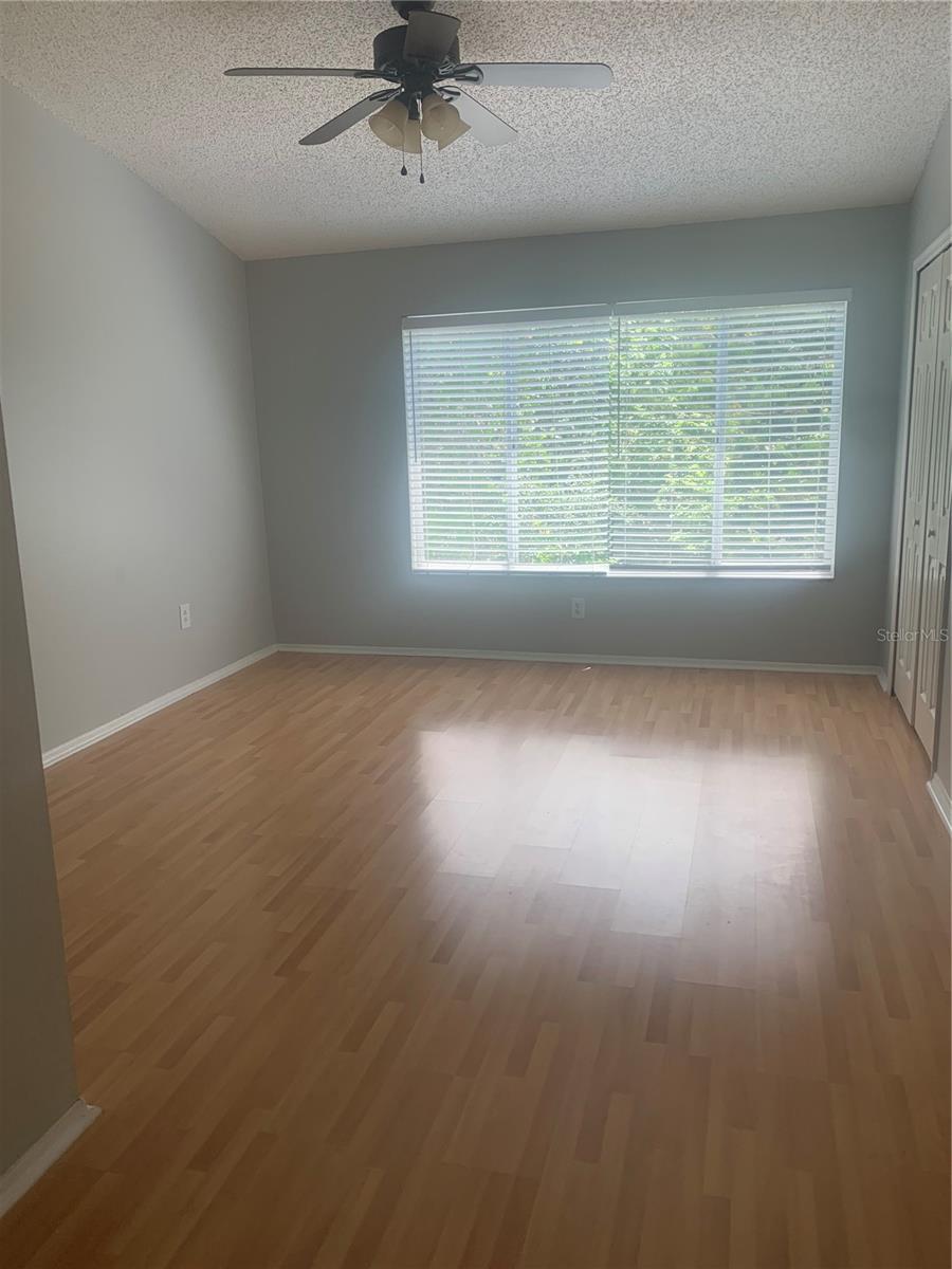 BERKELEY SQUARE - Residential Lease