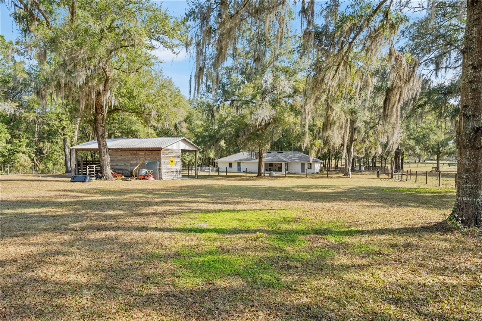 BAHIA FARMS - Residential