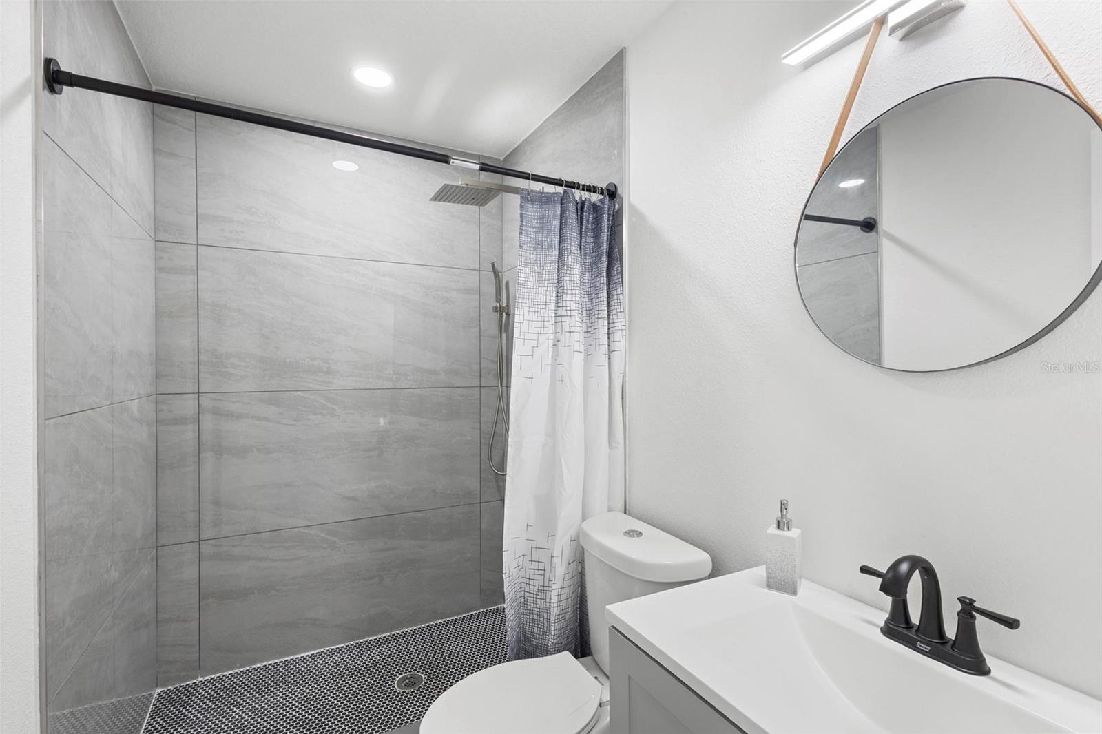 MINERAL SPRING PARK - Residential