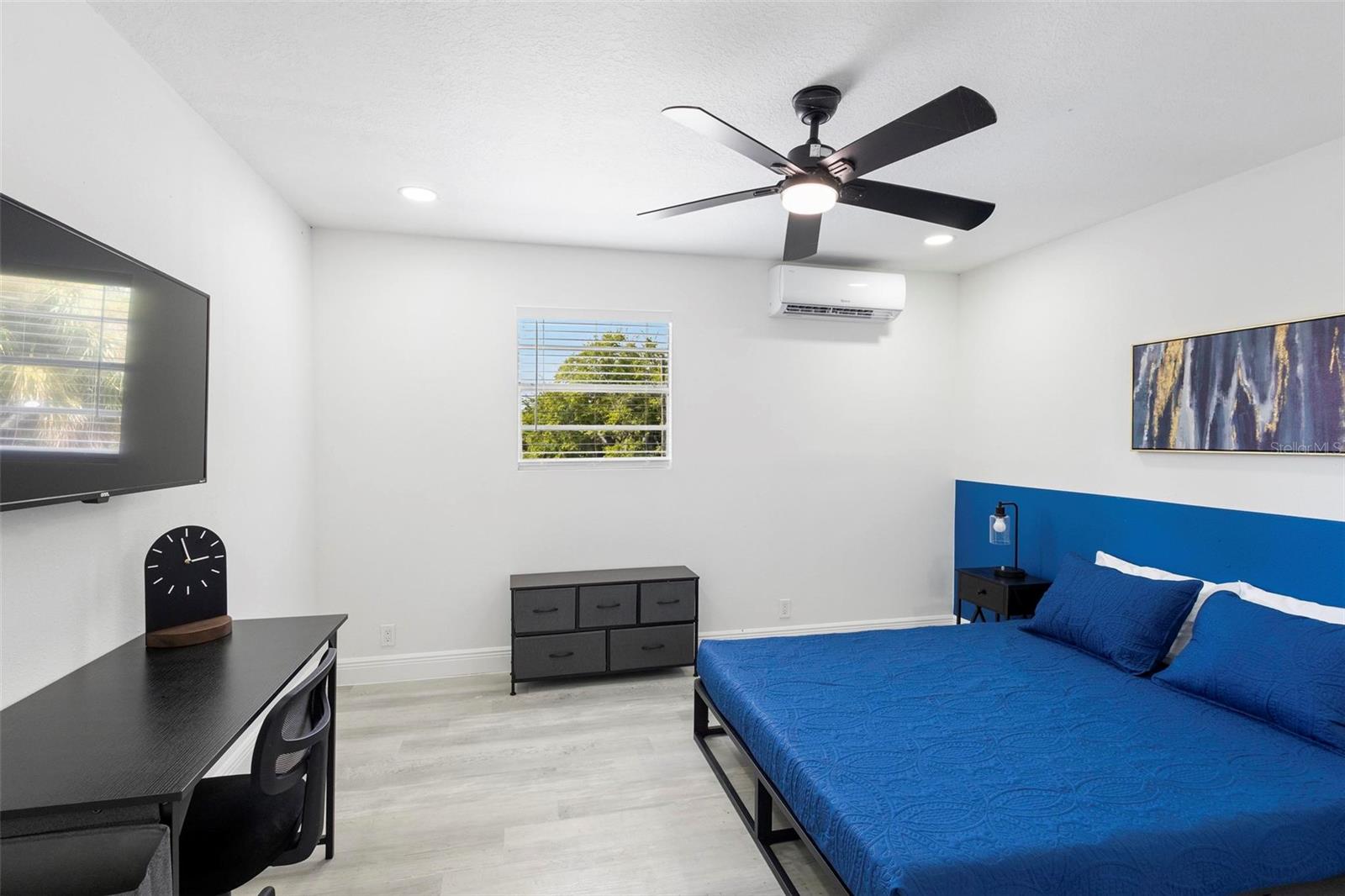 MINERAL SPRING PARK - Residential