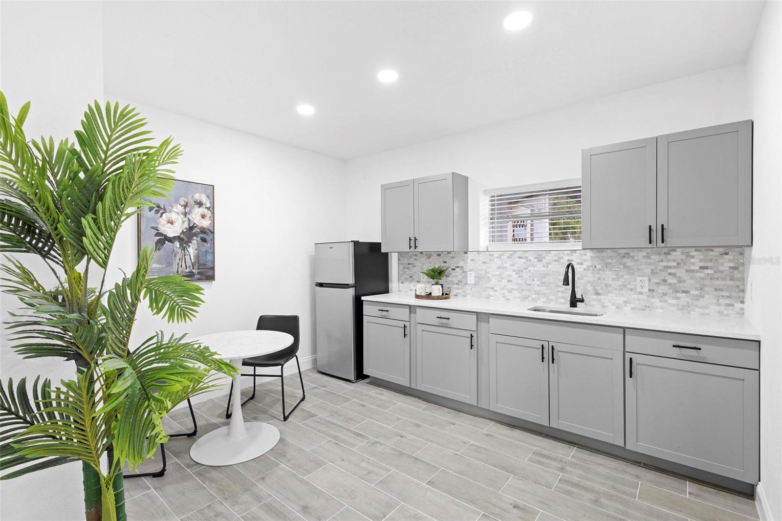 MINERAL SPRING PARK - Residential