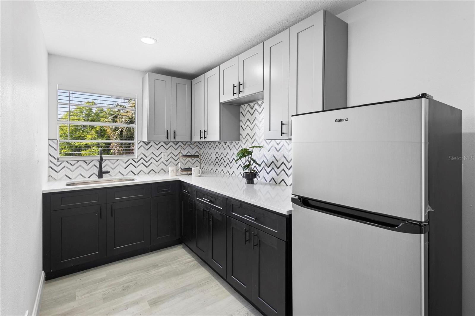 MINERAL SPRING PARK - Residential