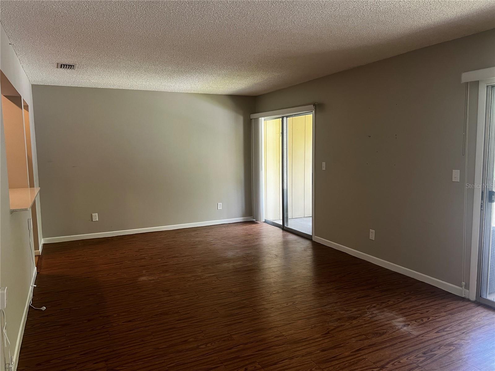LAKESIDE CONDO APTS - Residential Lease