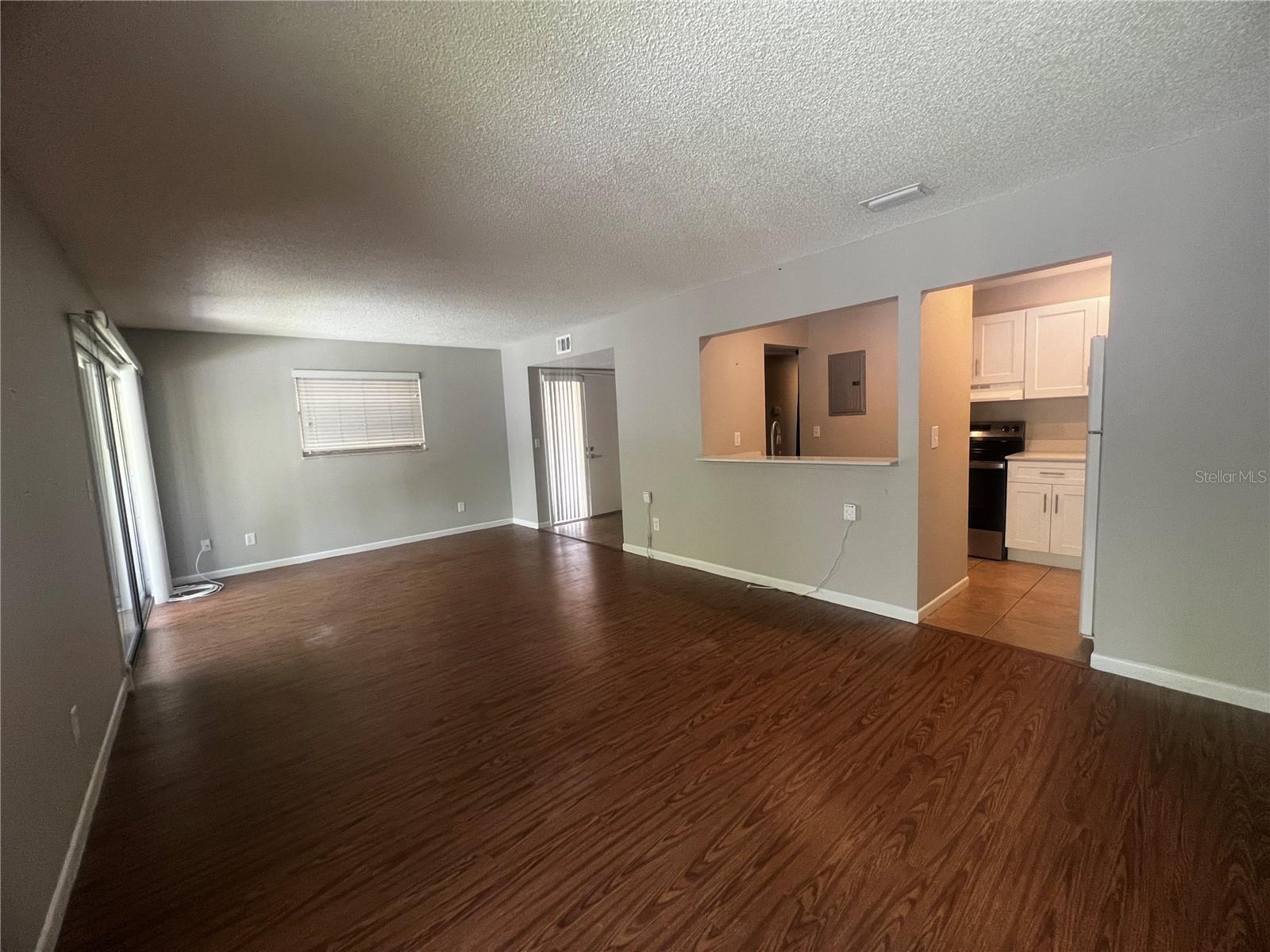 LAKESIDE CONDO APTS - Residential Lease