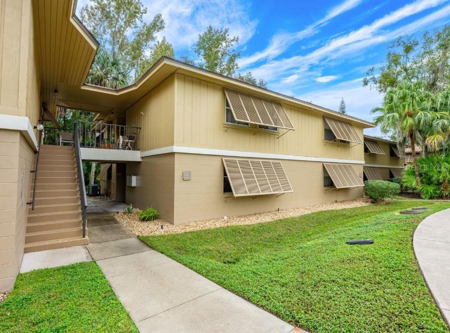 LAKESIDE CONDO APTS - Residential Lease