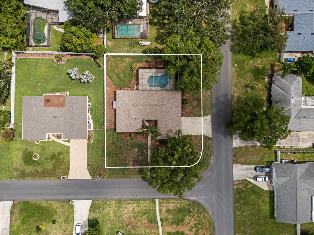 Photo of 2024 Charnes Court, Lakeland, FL 33813 (MLS # L4962980)