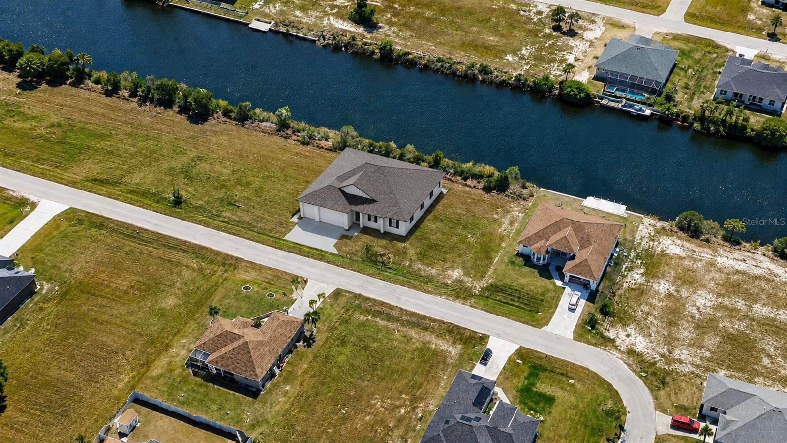 CAPE CORAL - Land