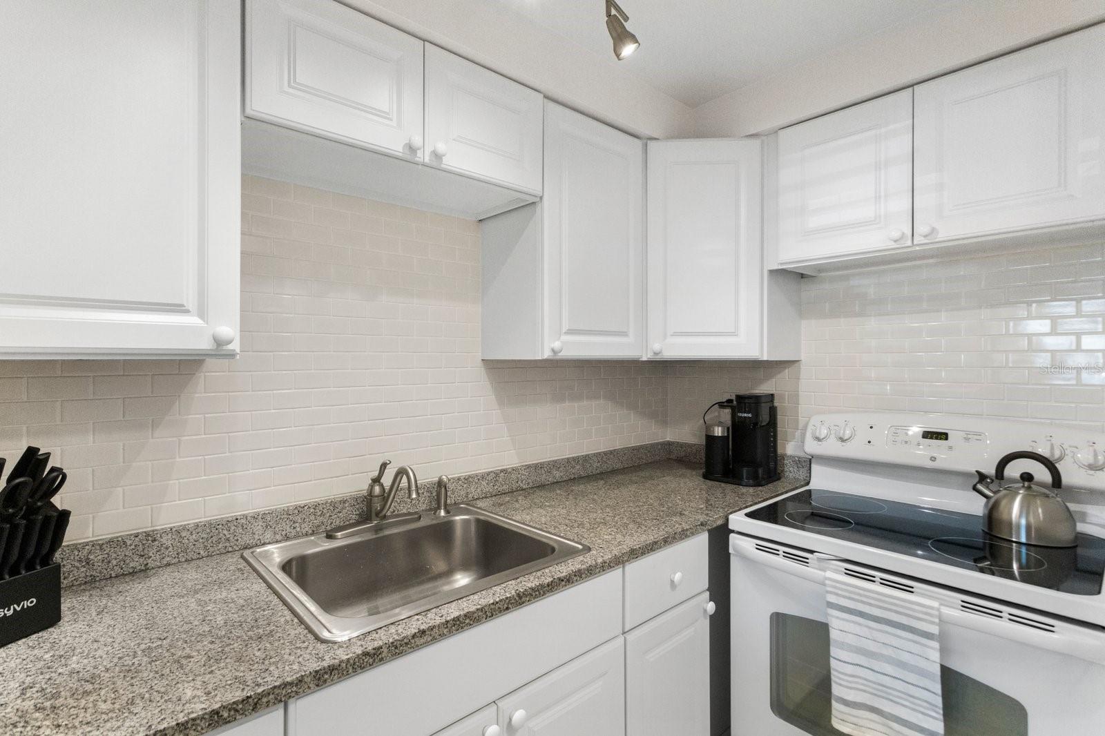 CAROL APTS CONDO - Residential
