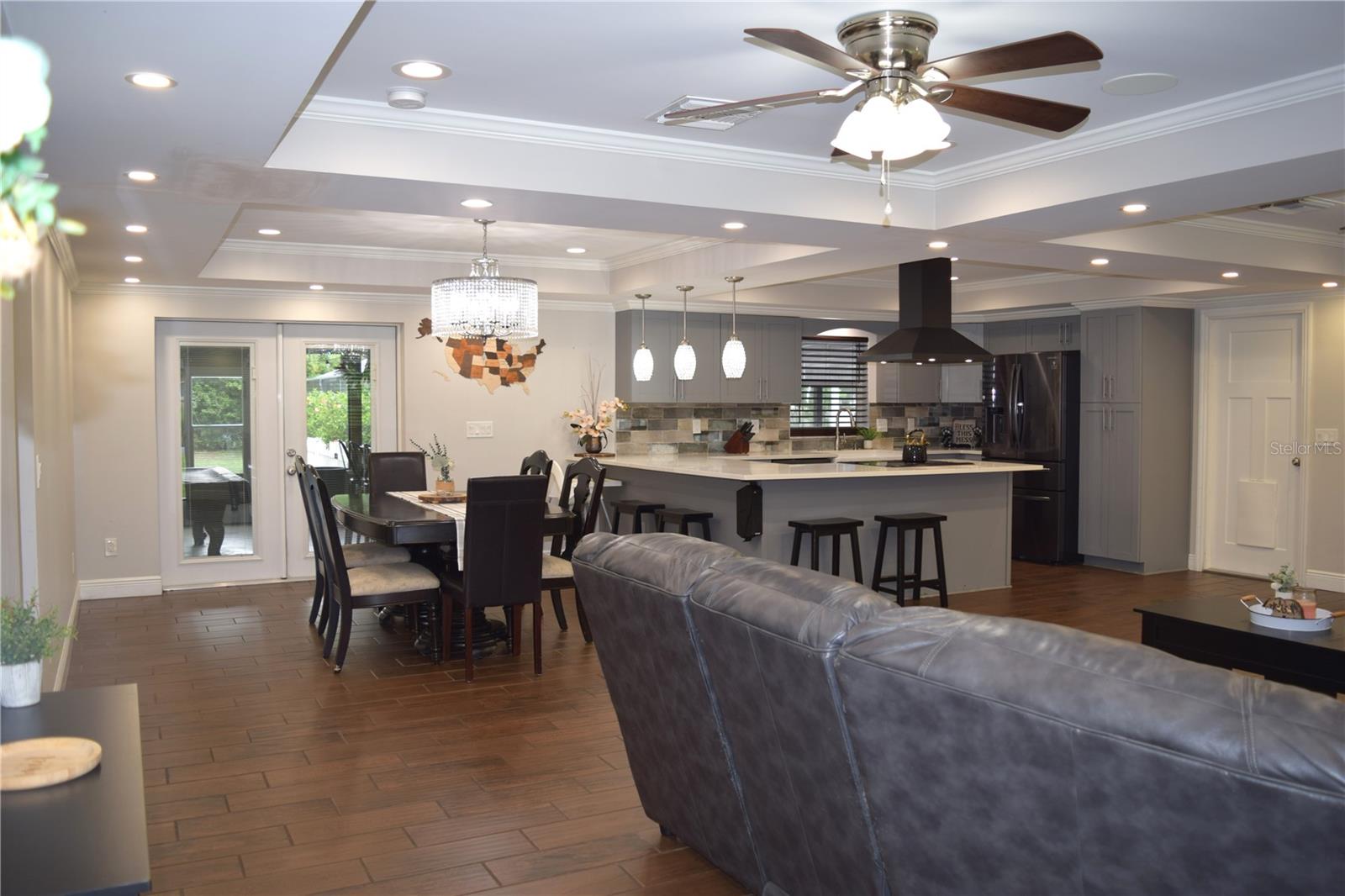 12217 VICTOR LANE