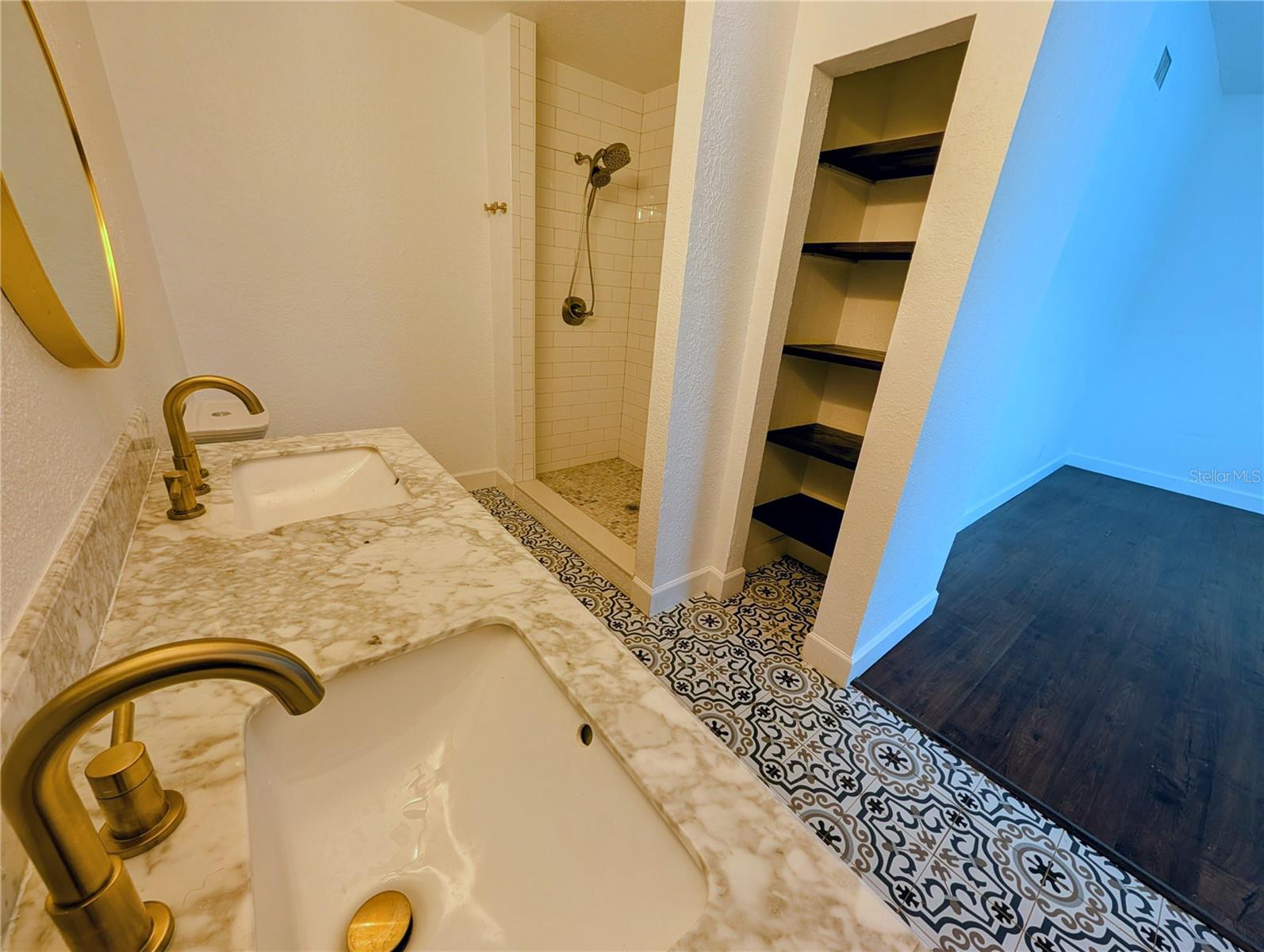 CARROLL OAKS - Residential