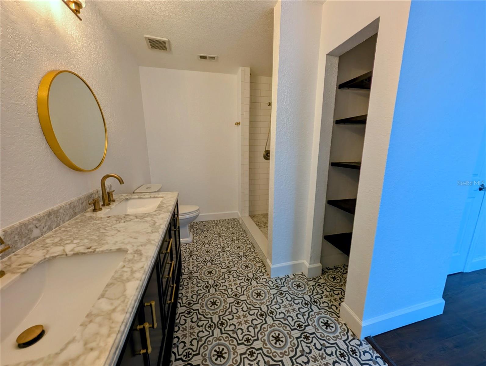 CARROLL OAKS - Residential