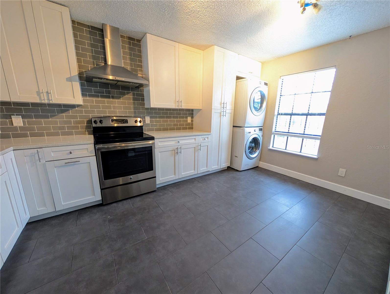 CARROLL OAKS - Residential