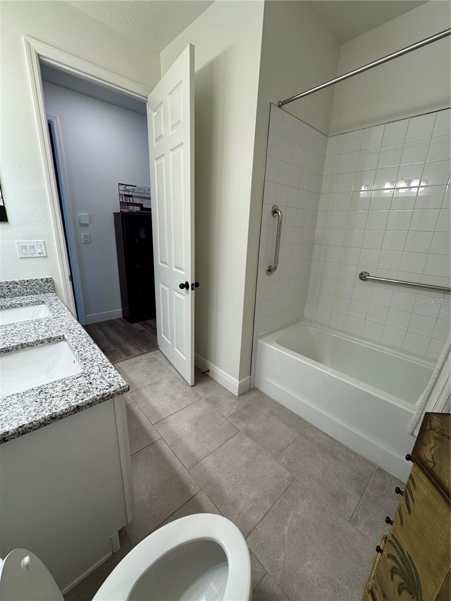 GRADY POINTE - Residential