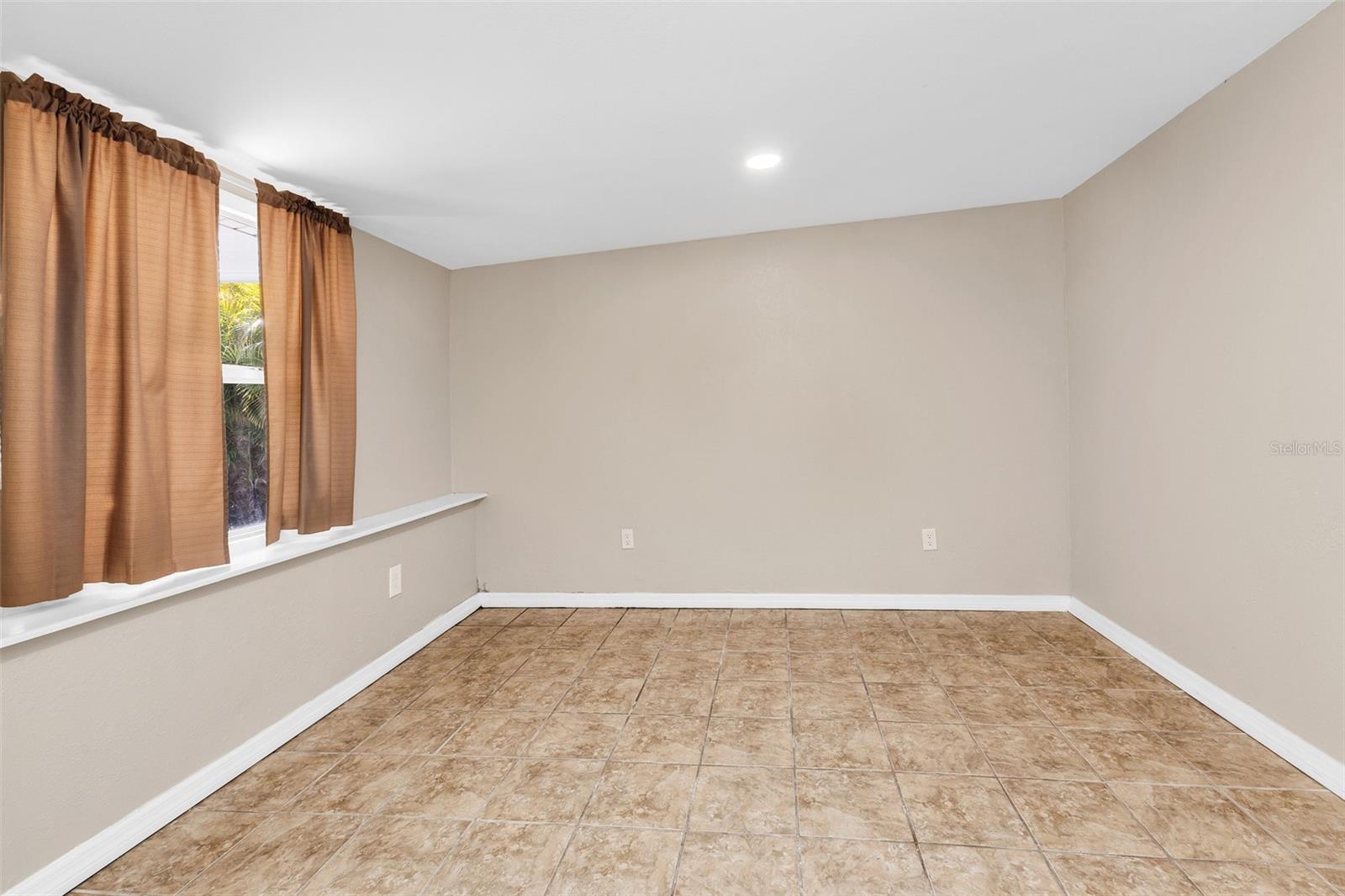 VENICE GROVES REP - Residential