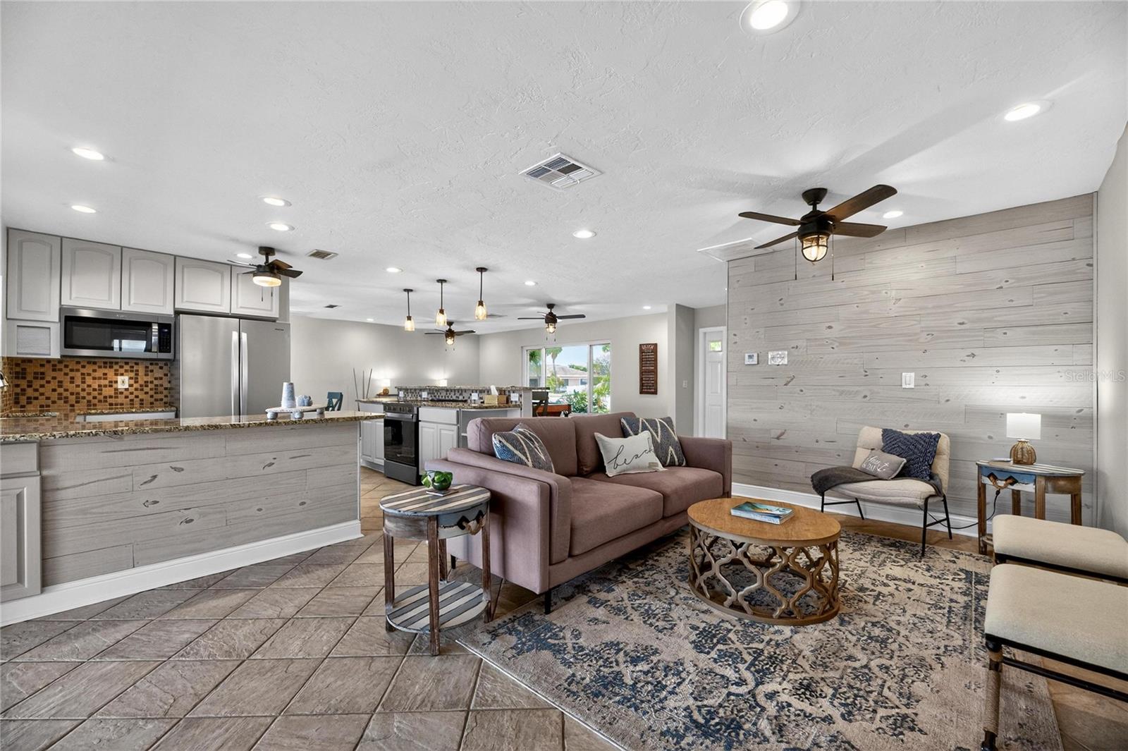 APOLLO BEACH UNIT 13 PT 1 RE - Residential