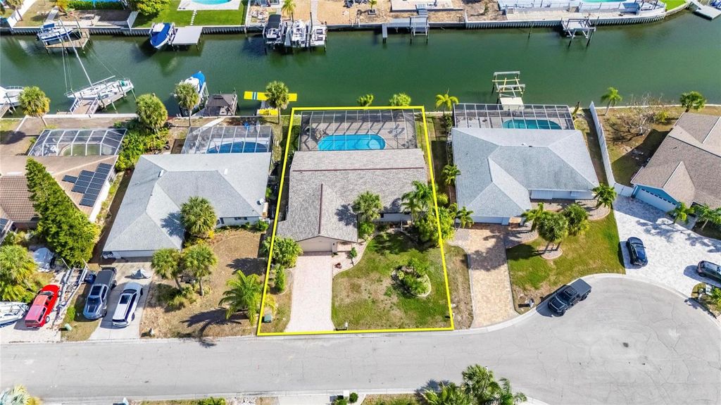 Photo of 6307 Cottonwood Lane, Apollo Beach, FL 33572 (MLS # TB8462311)