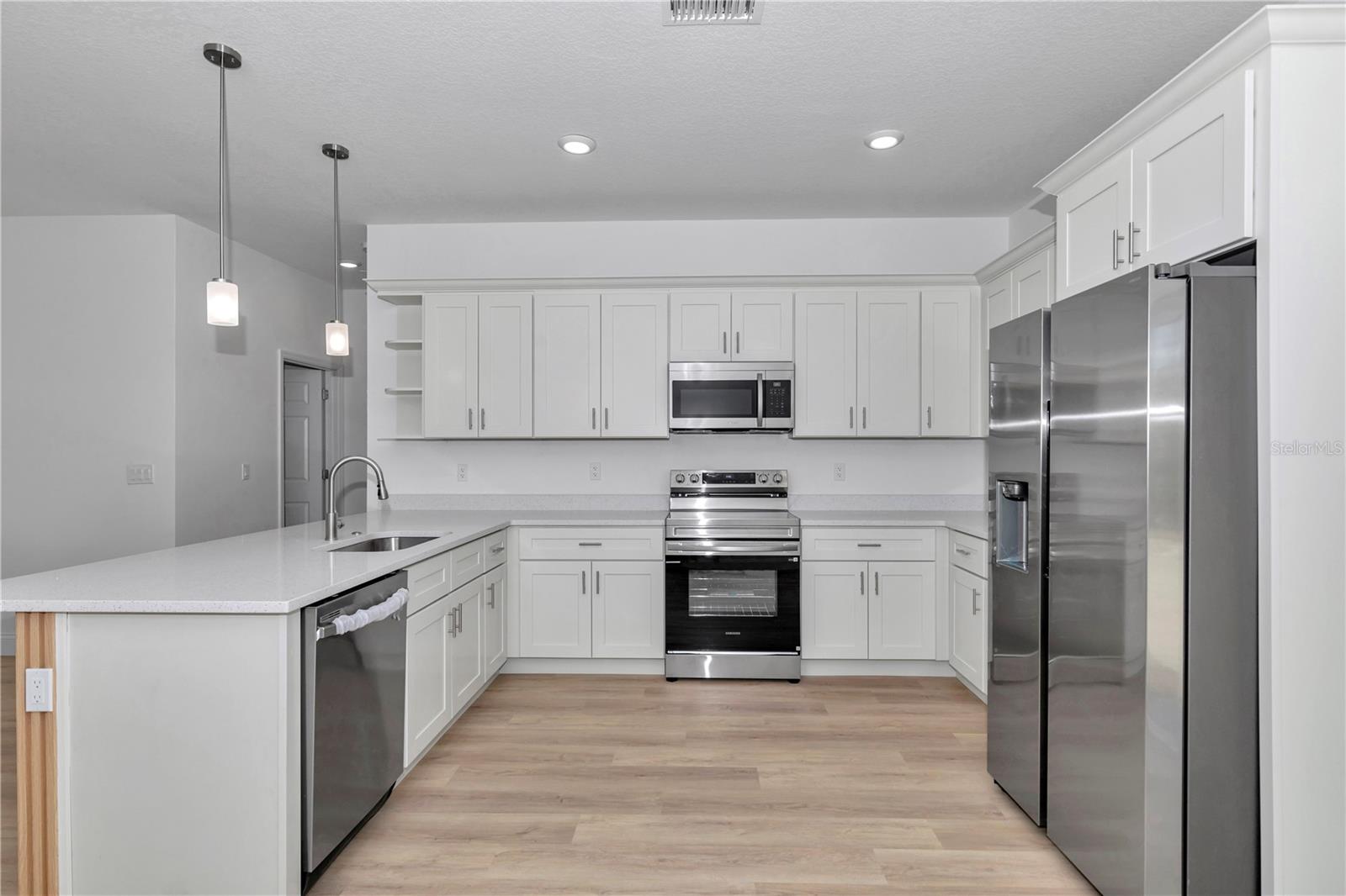 3381 W USHER DRIVE