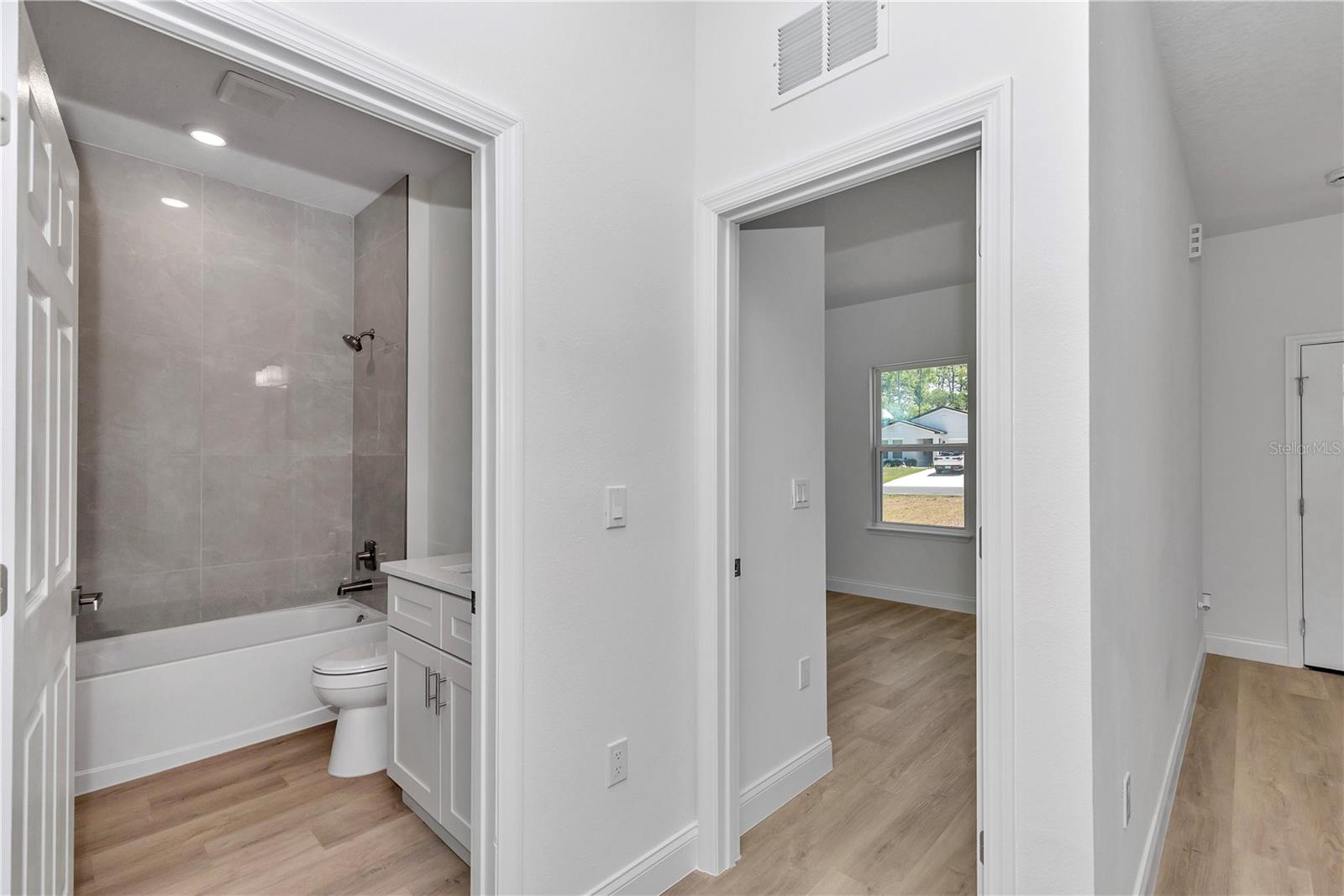 CITRUS SPGS UNIT 11 - Residential