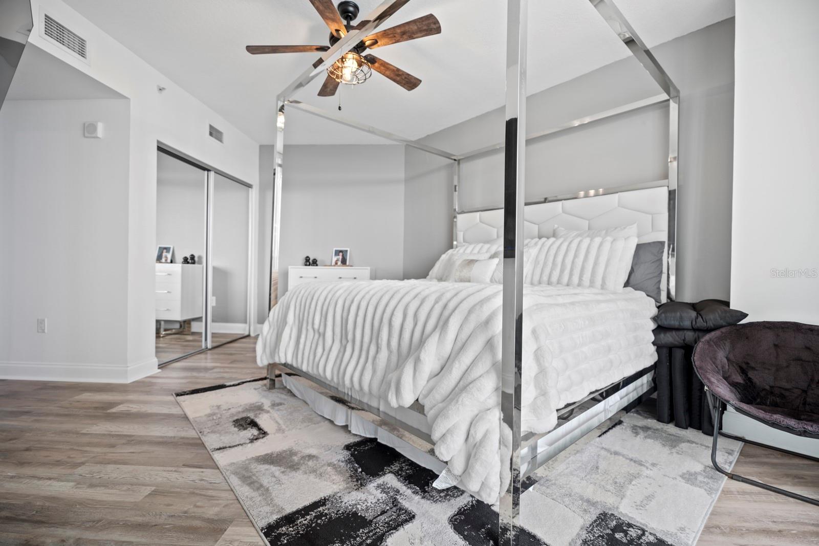 MARINA GRANDE ON HALIFAX - Residential