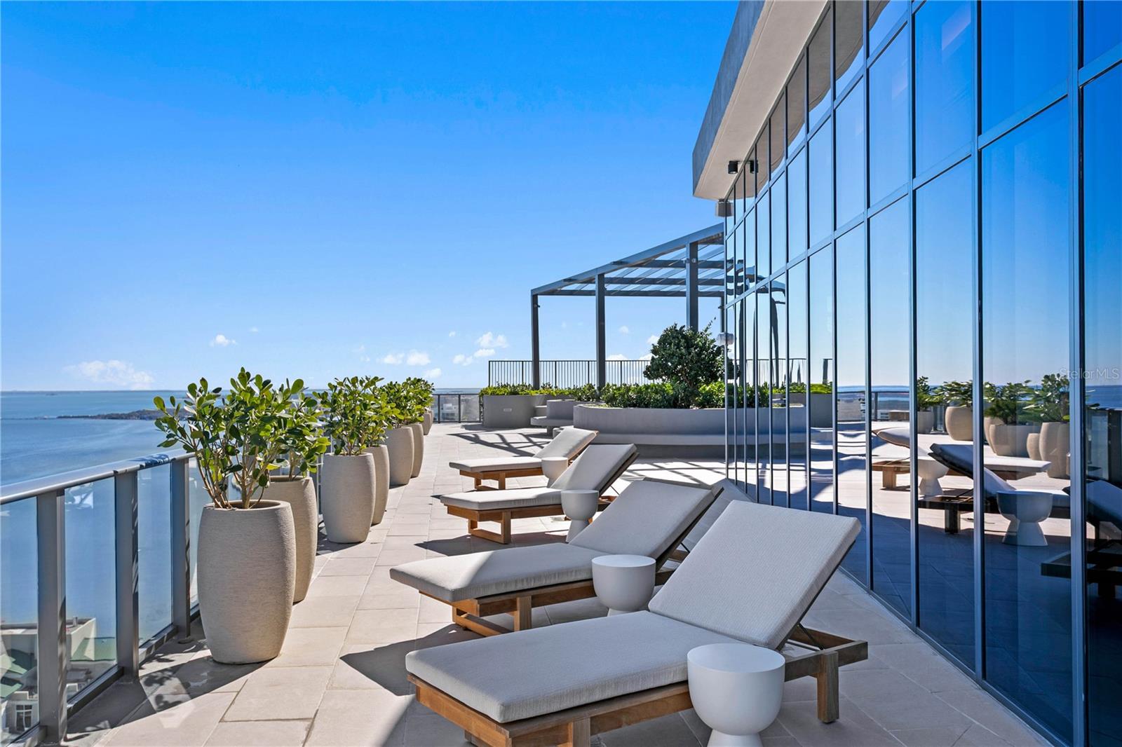 BAYSHORE YSABELLA CONDOMINIUM - Residential