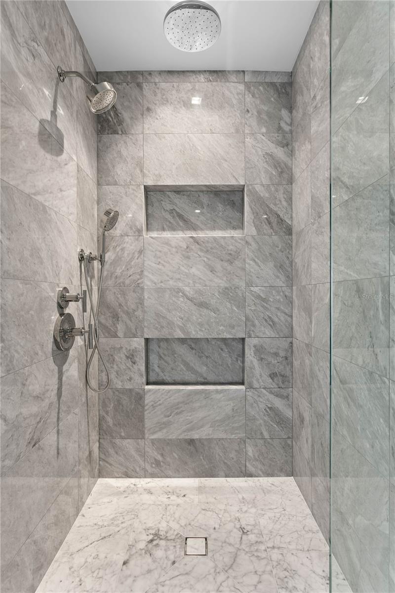 BAYSHORE YSABELLA CONDOMINIUM - Residential