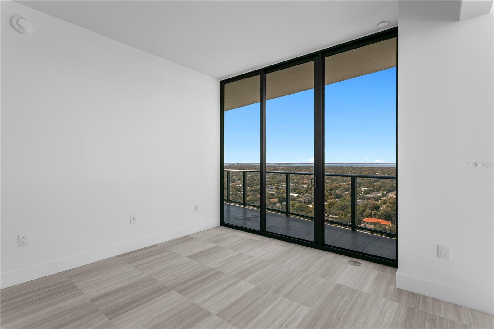 BAYSHORE YSABELLA CONDOMINIUM - Residential