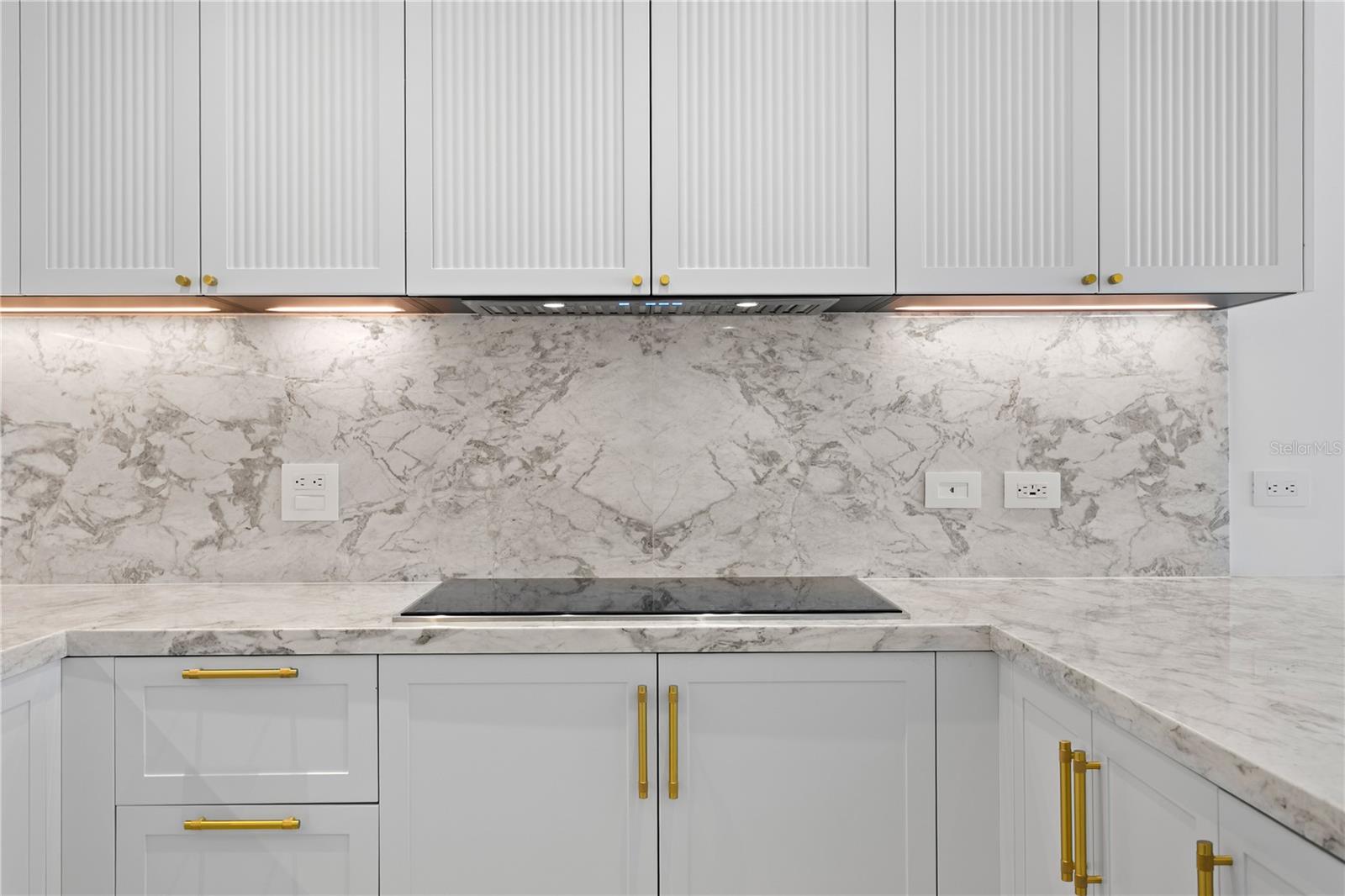 BAYSHORE YSABELLA CONDOMINIUM - Residential