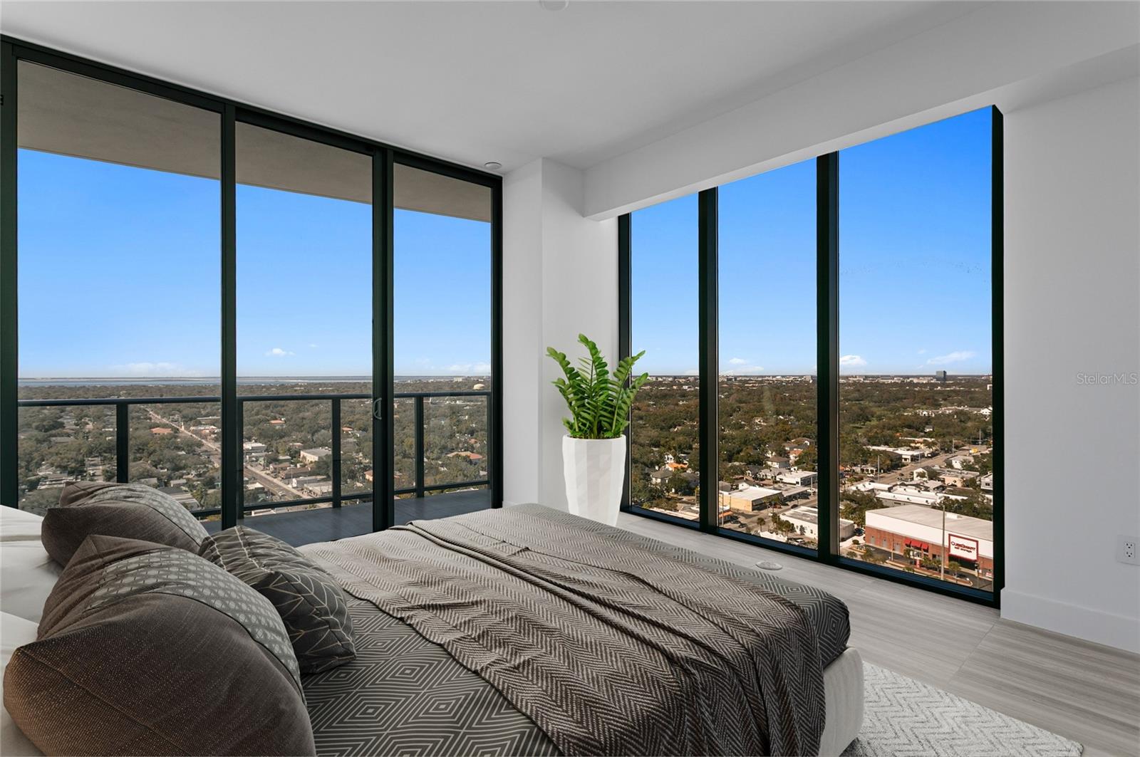 BAYSHORE YSABELLA CONDOMINIUM - Residential