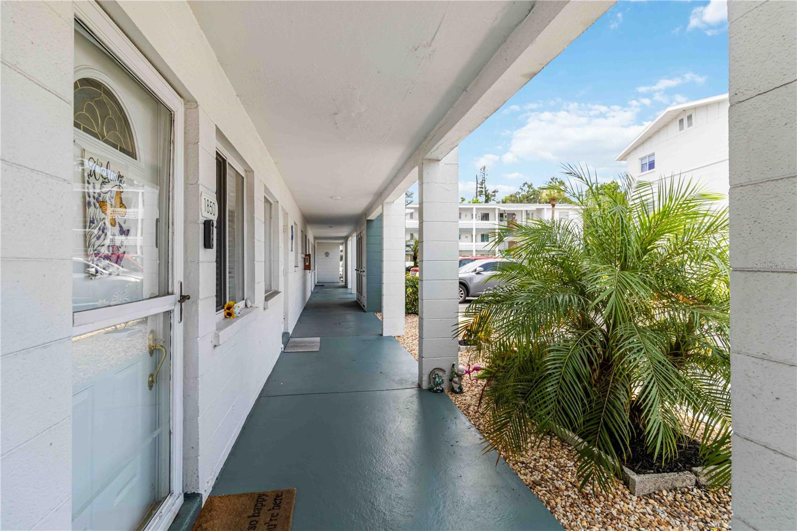 1850 SUNNY DRIVE F4