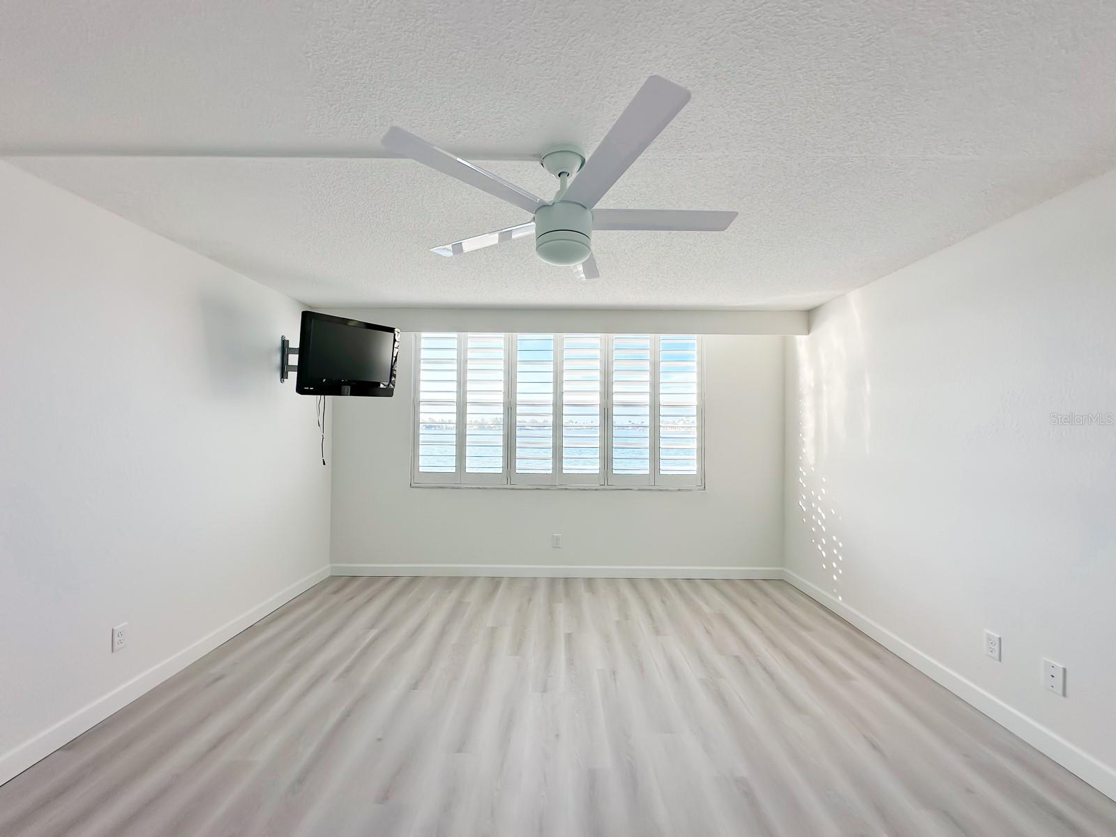 BAY ISLAND GROUP 11 - Residential Lease