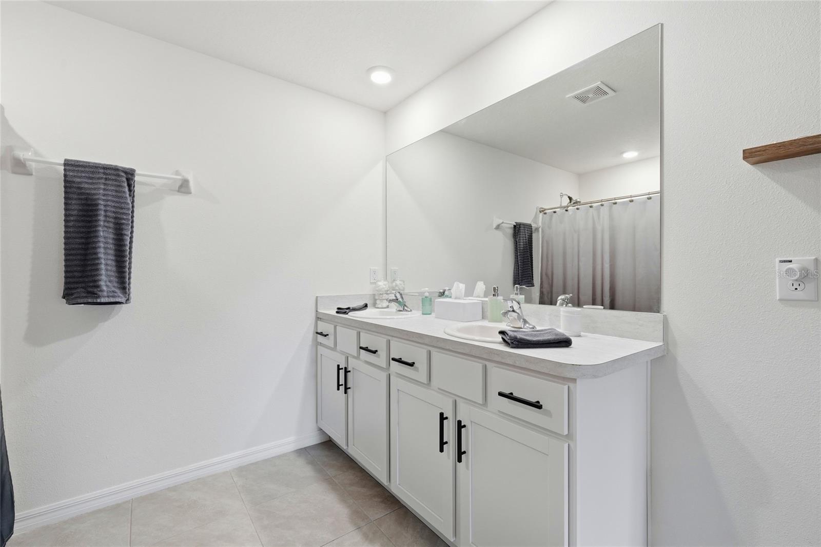 SILVERSTONE NORTH - Residential