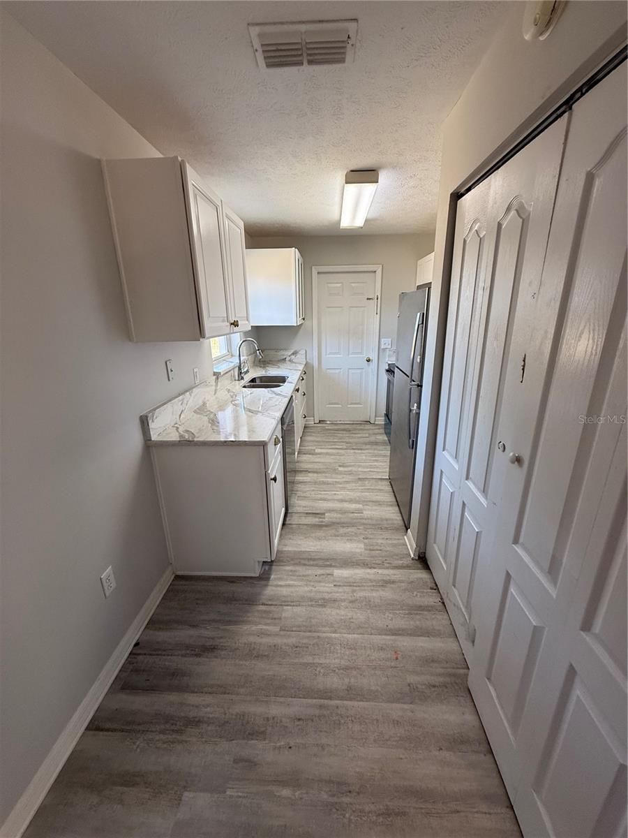 SILVER SPGS SHORES - Residential Lease