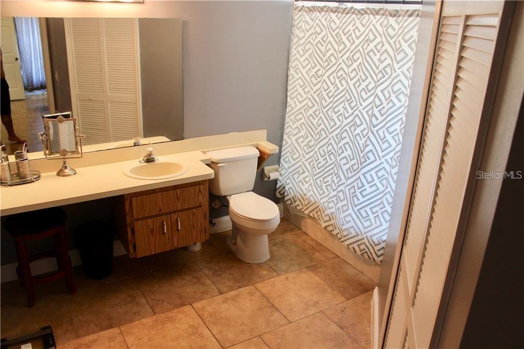 ACREAGE & UNREC - Residential Lease