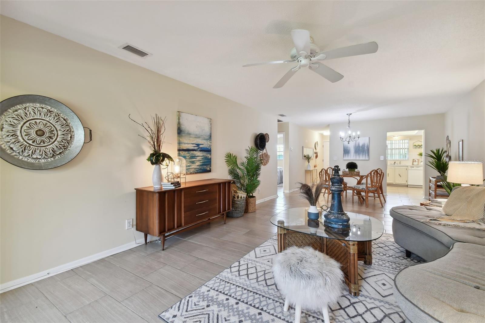 TWIN OAKS APTS - Residential