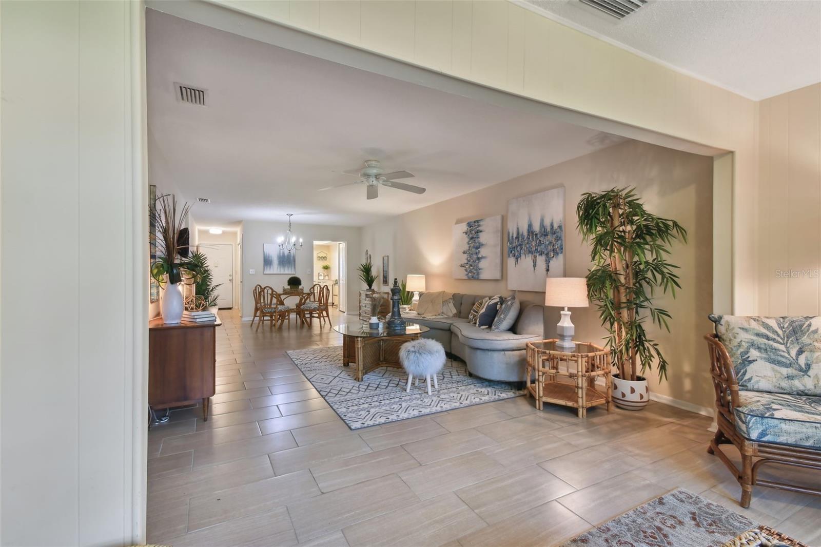 TWIN OAKS APTS - Residential