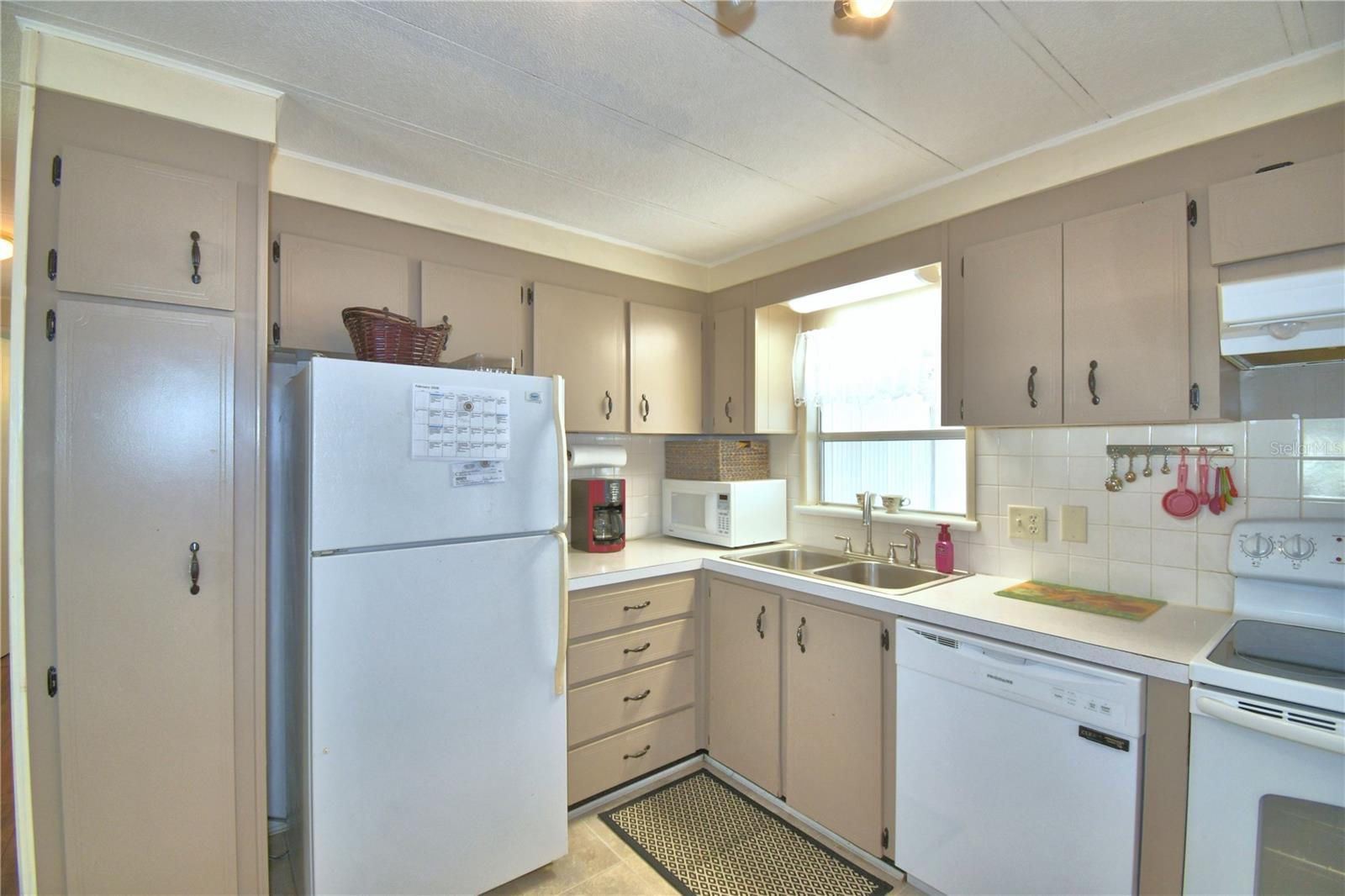 ARIANA SHORES MHP - Residential