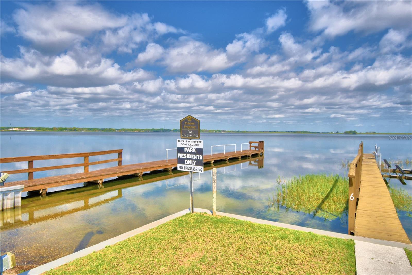 ARIANA SHORES MHP - Residential